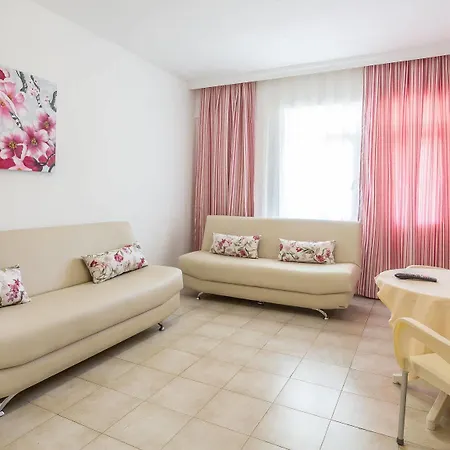 Heaven Beach Apart 2* Side